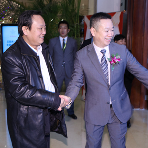 特樂意張宏宇和中國建材工業規劃研究院原院長、中國建材工業經濟研究會會長劉長發